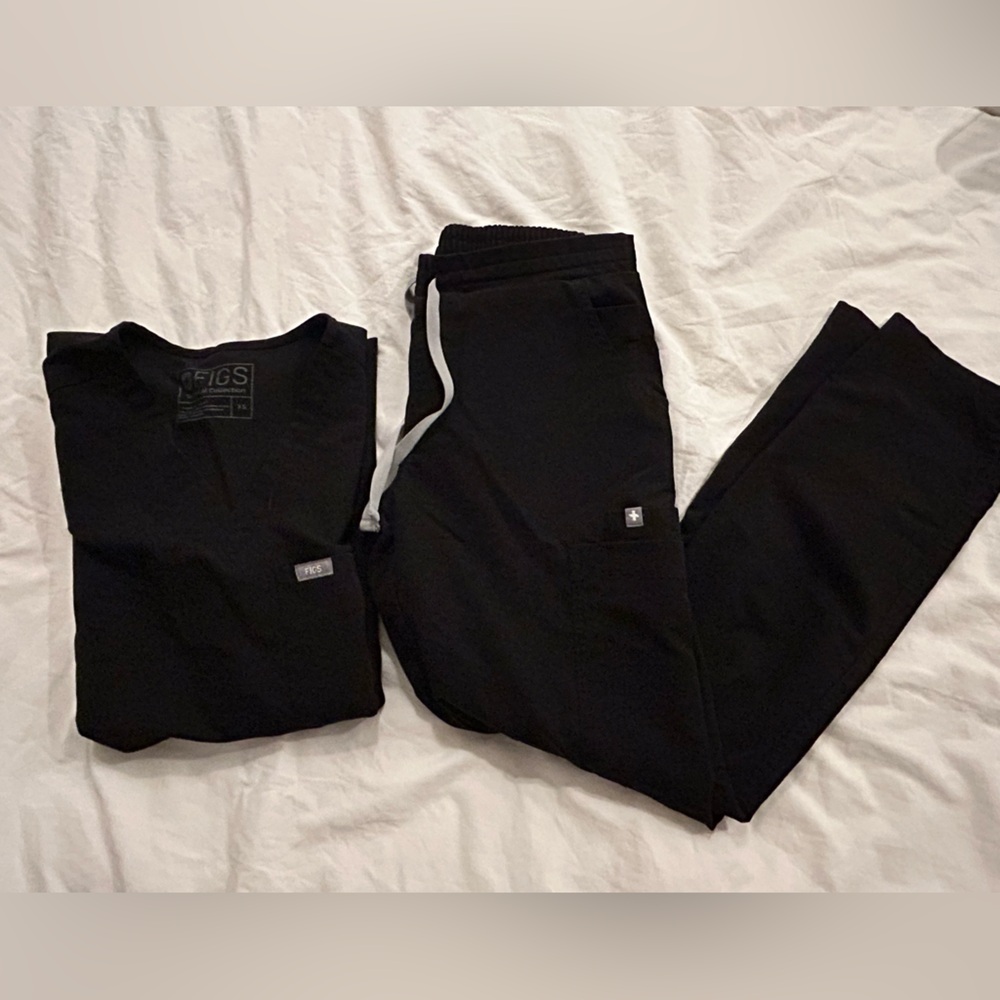 Figs Scrub set in Black